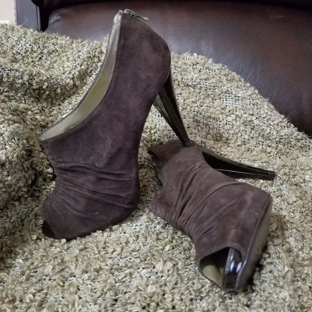 Chocolate leather 4" heels